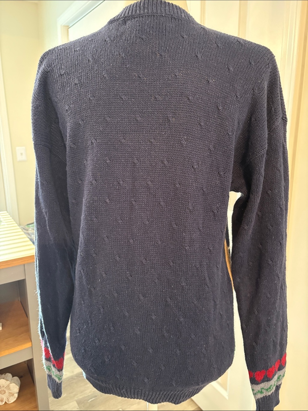 Vintage Northern Isles Navy Crewneck Sweater with Apple Barn and Quilt Motifs - Picture 4 of 14